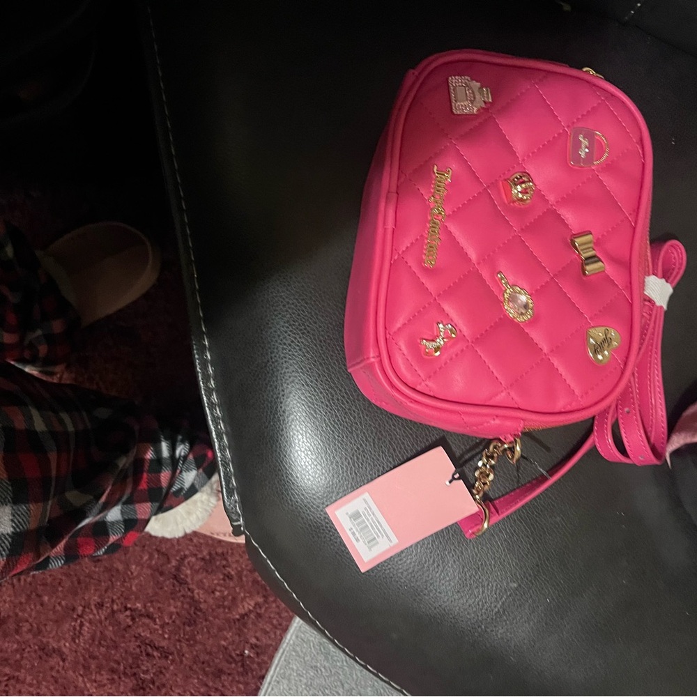 Juicy Couture Fuchsia Quilted Crossbody Bag - Picture 6 of 7